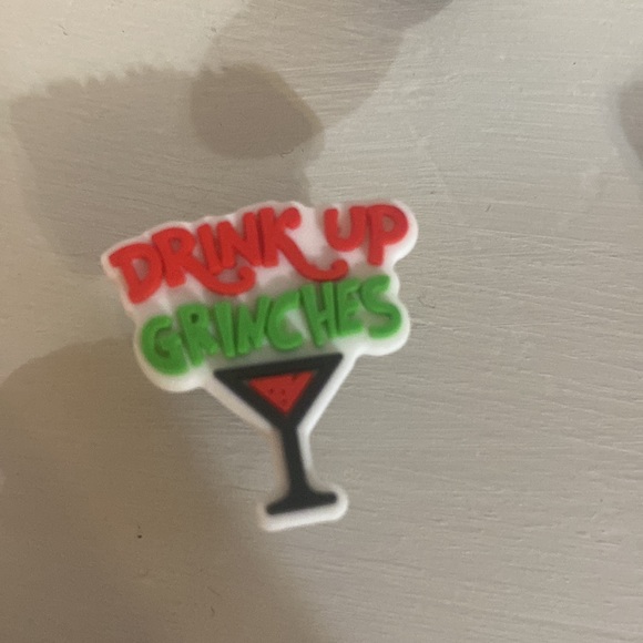 Croc charms. Set of 4.  Grinch.  Christmas.  New.  Cute. - Picture 4 of 5